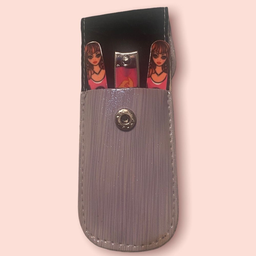 Nail kit